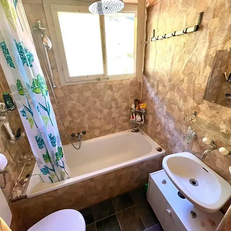 Проживание в семье Cozy In An Old Near Vaduz