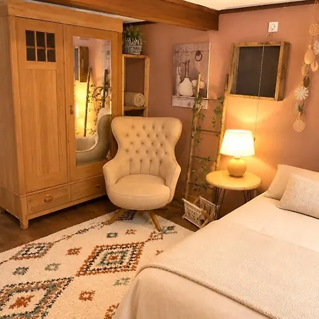 Homestay Cozy In An Old Near Vaduz *